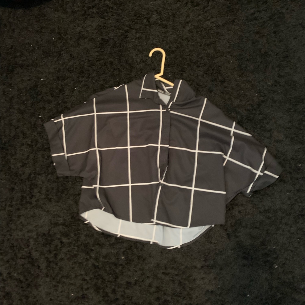 Cropped button up